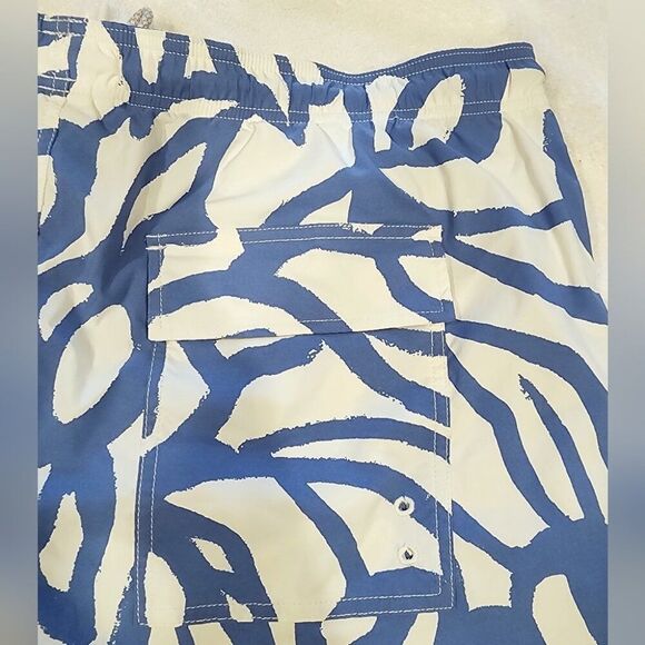 Express Hybrid Swim Shorts XL Blue White Abstract Leaf Pattern - Picture 8 of 11